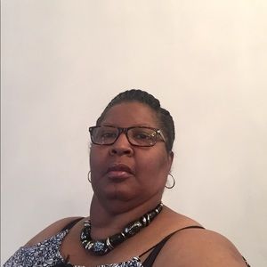 Meet your Posher, Gloria